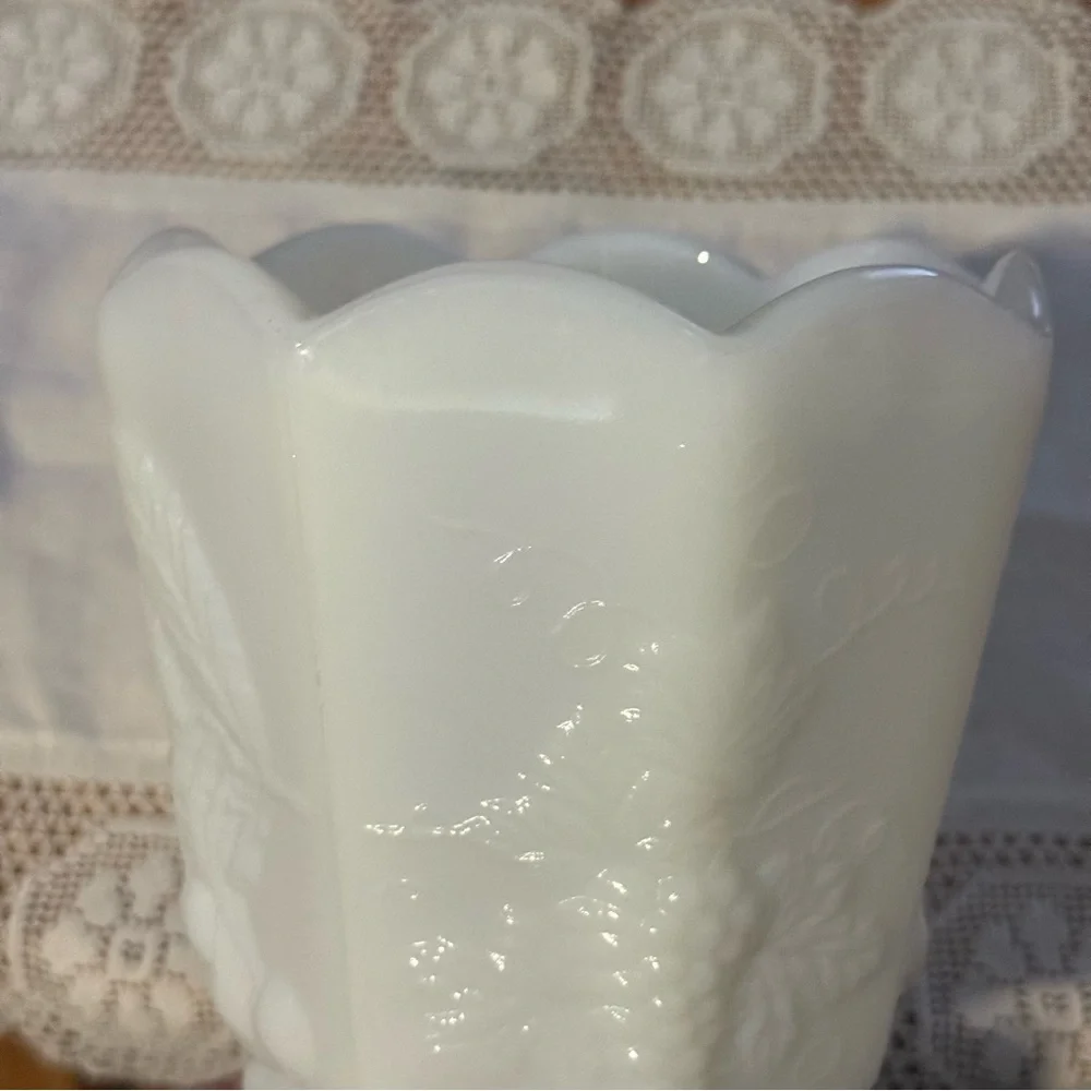 Elegant scalloped White Milk Glass Vase